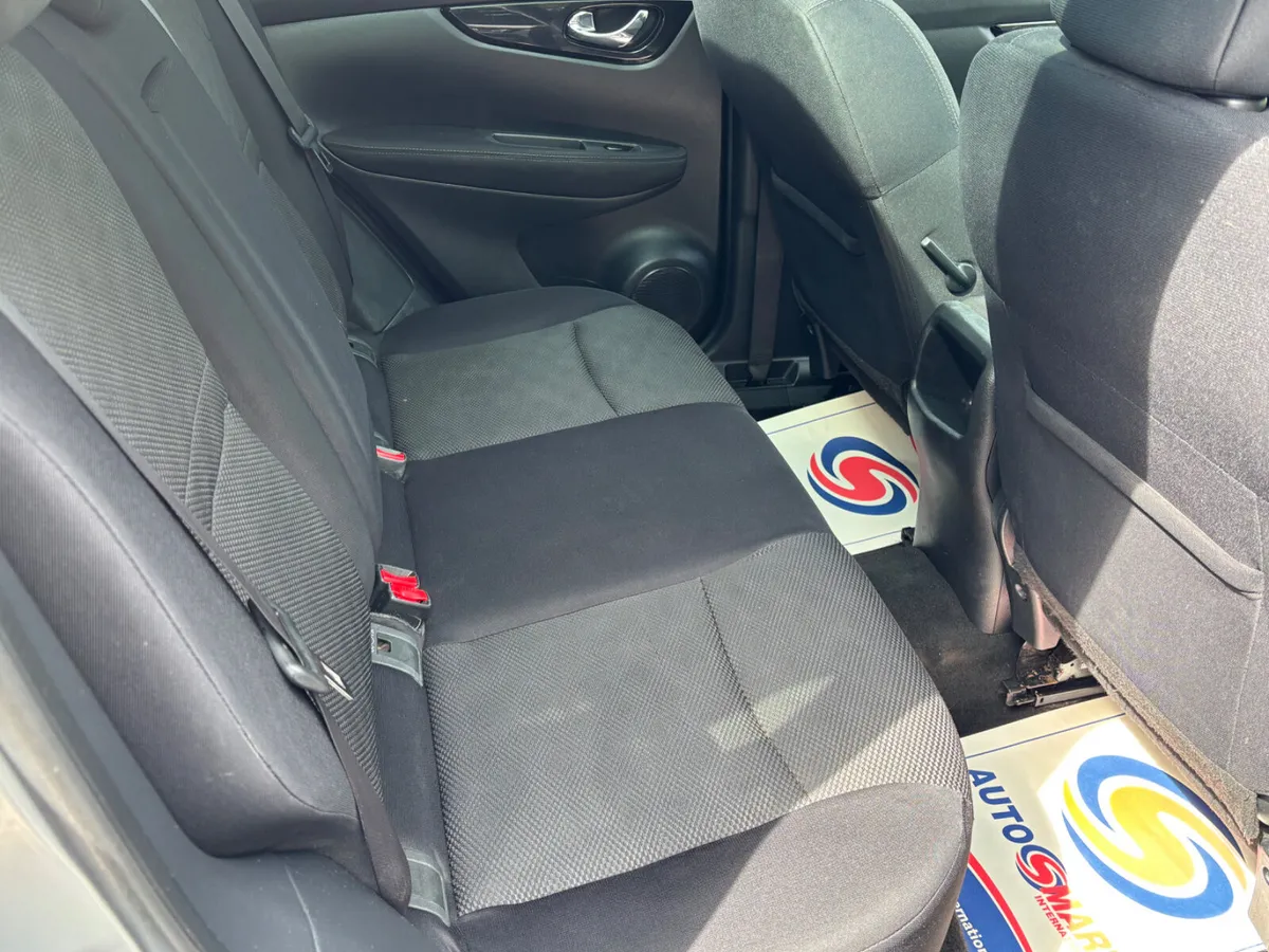Nissan Qashqai SUV, Diesel, 2017, Silver