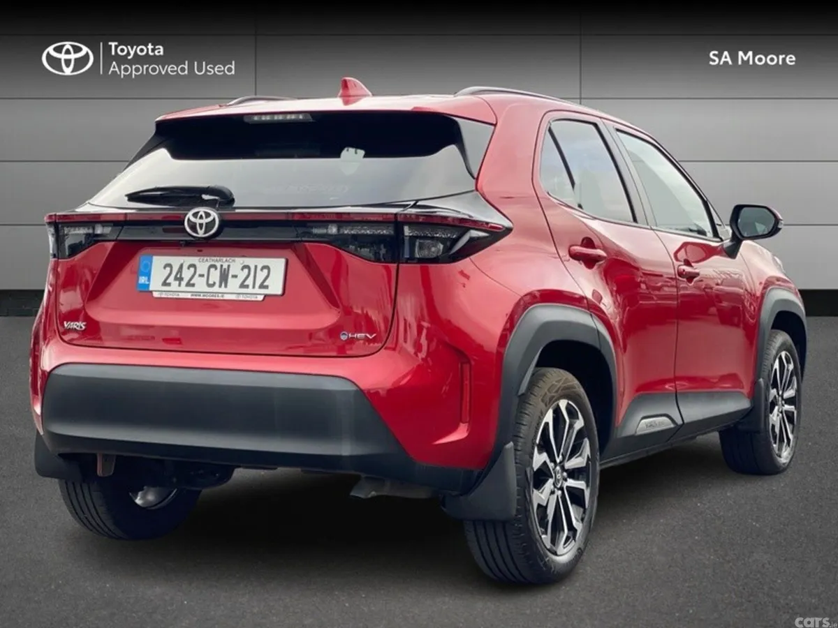 Toyota Yaris Cross Hatchback, Petrol Hybrid, 2024, Red