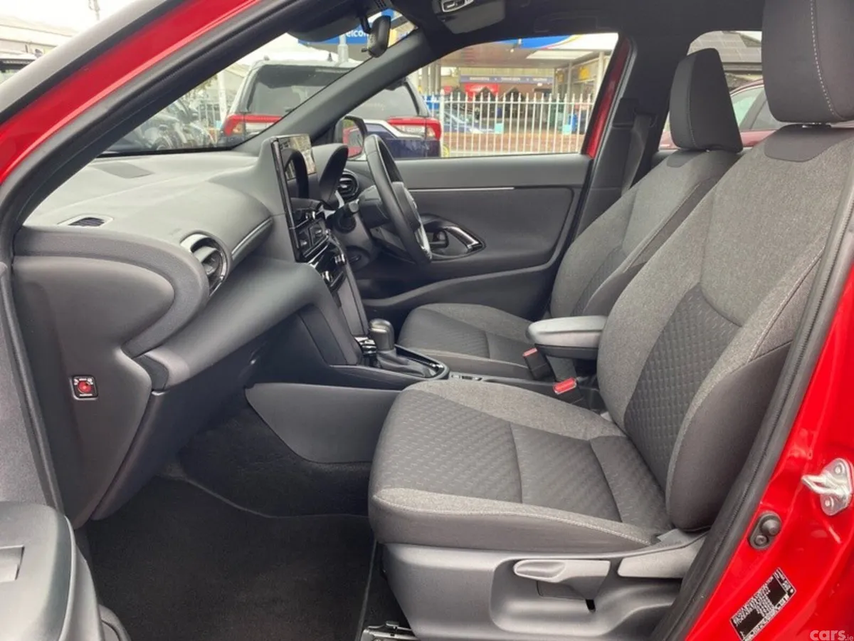 Toyota Yaris Cross Hatchback, Petrol Hybrid, 2024, Red