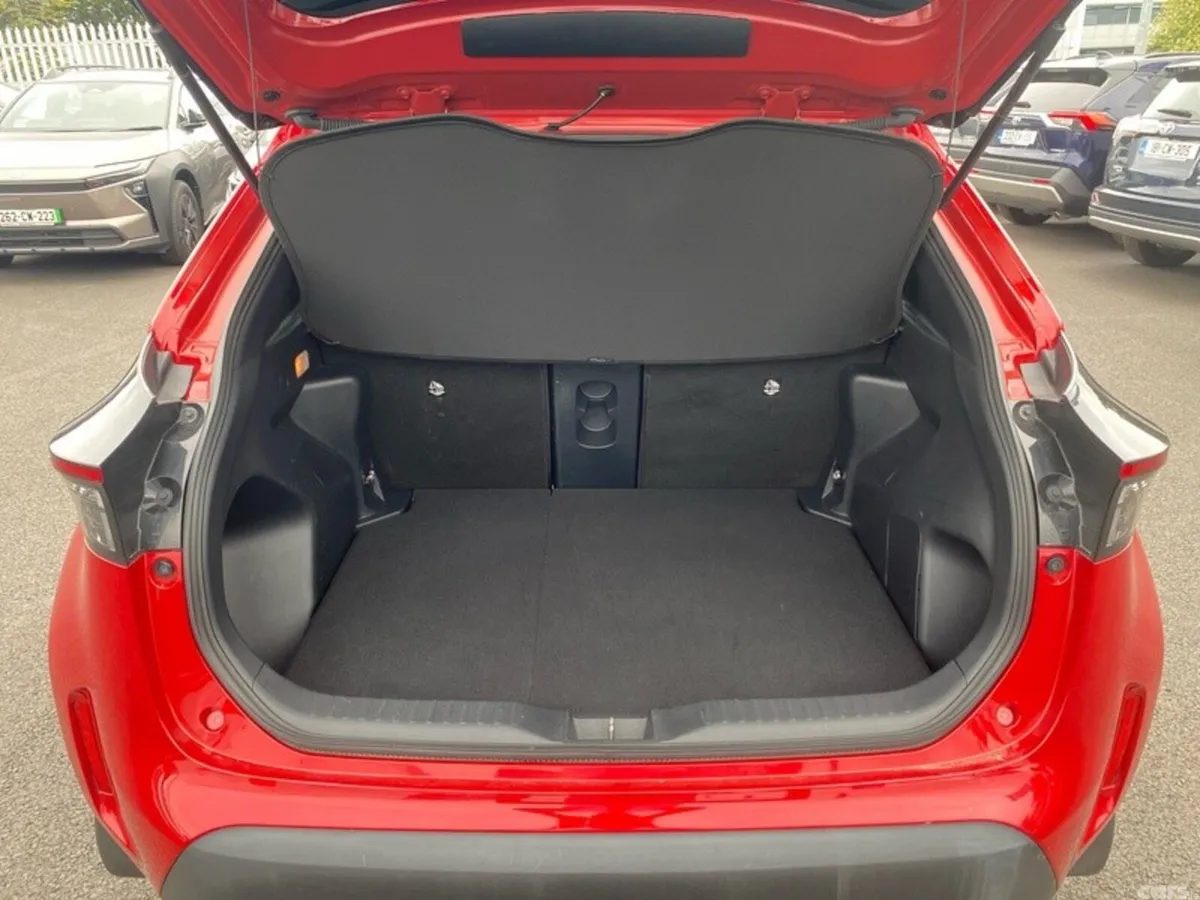 Toyota Yaris Cross Hatchback, Petrol Hybrid, 2024, Red