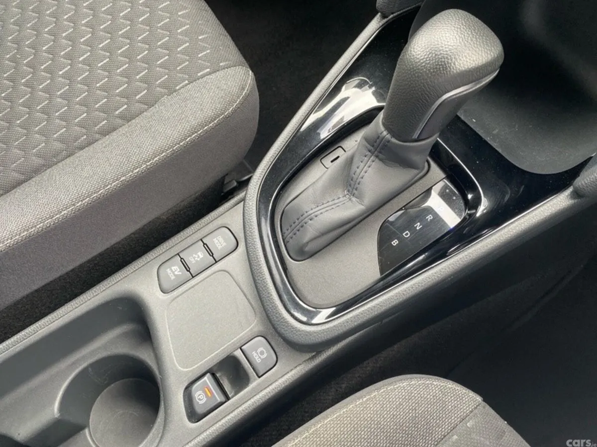 Toyota Yaris Cross Hatchback, Petrol Hybrid, 2024, Red