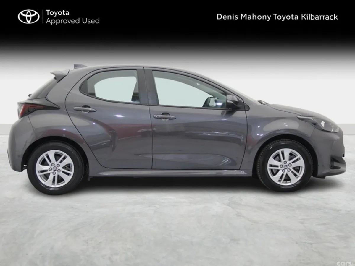 Toyota Yaris Hatchback, Petrol Hybrid, 2023, Grey