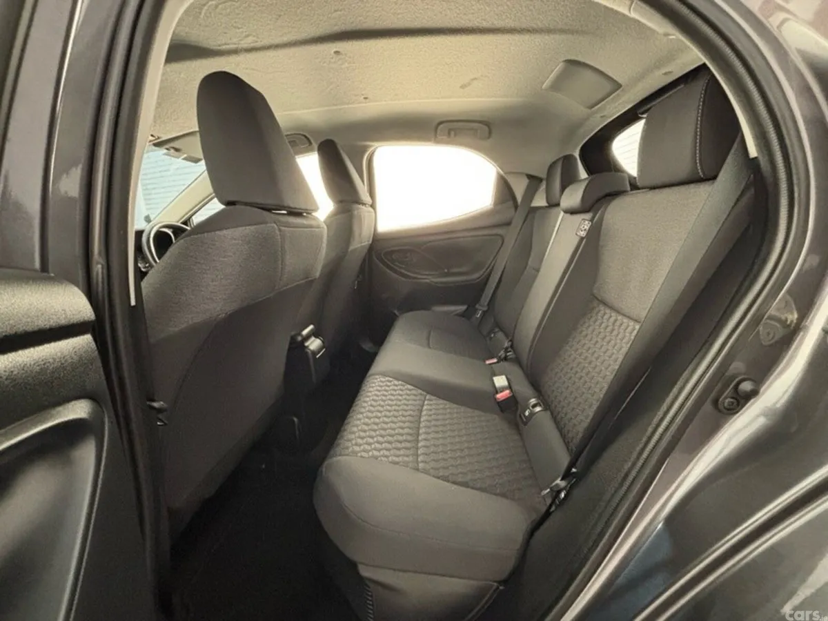 Toyota Yaris Hatchback, Petrol Hybrid, 2023, Grey