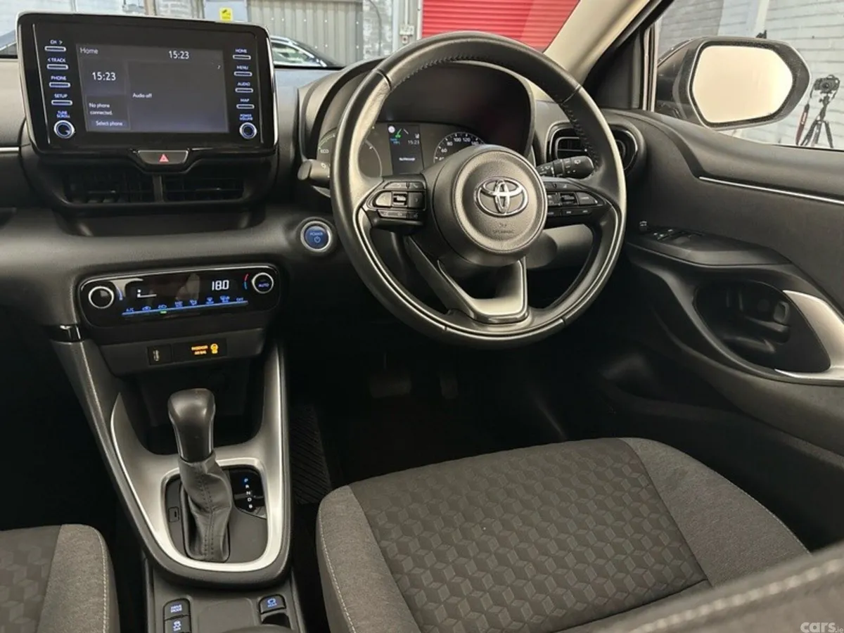 Toyota Yaris Hatchback, Petrol Hybrid, 2023, Grey