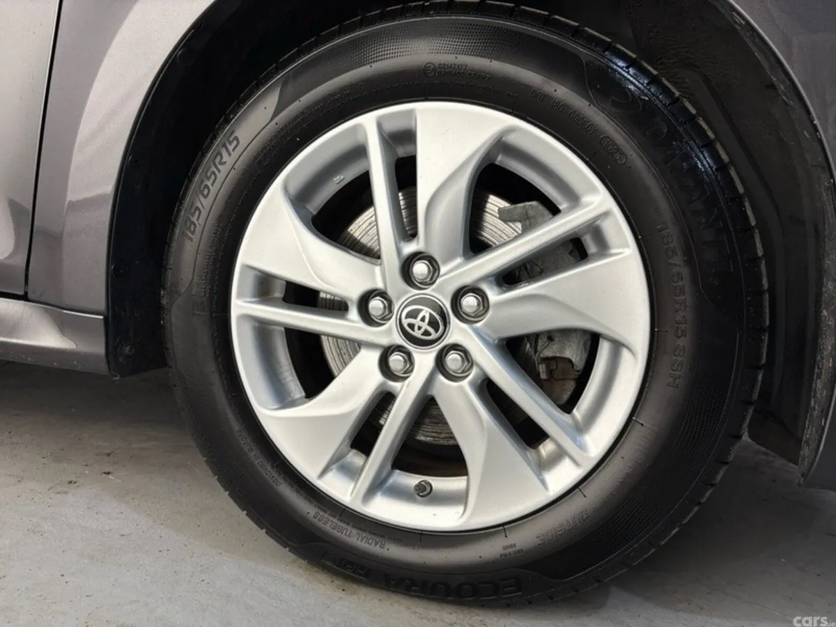 Toyota Yaris Hatchback, Petrol Hybrid, 2023, Grey