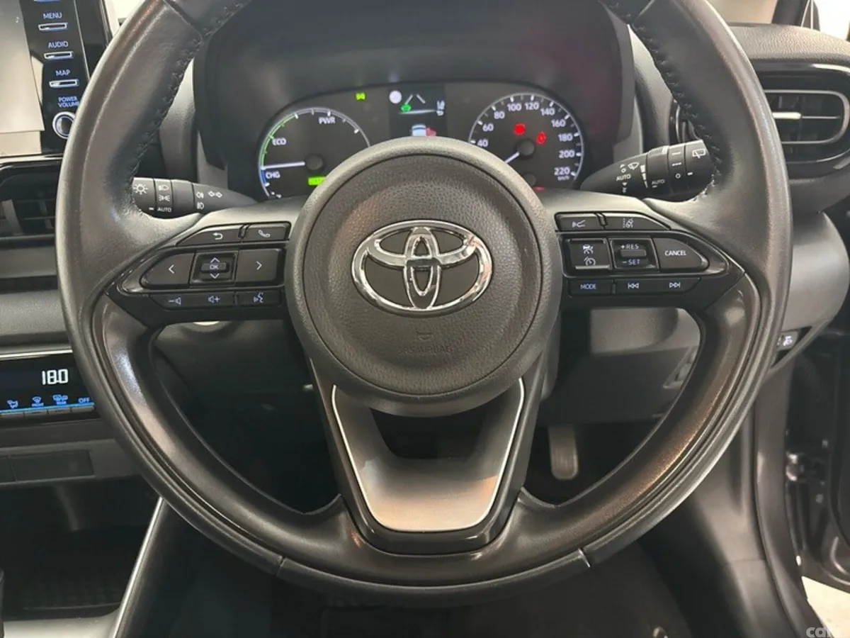 Toyota Yaris Hatchback, Petrol Hybrid, 2023, Grey