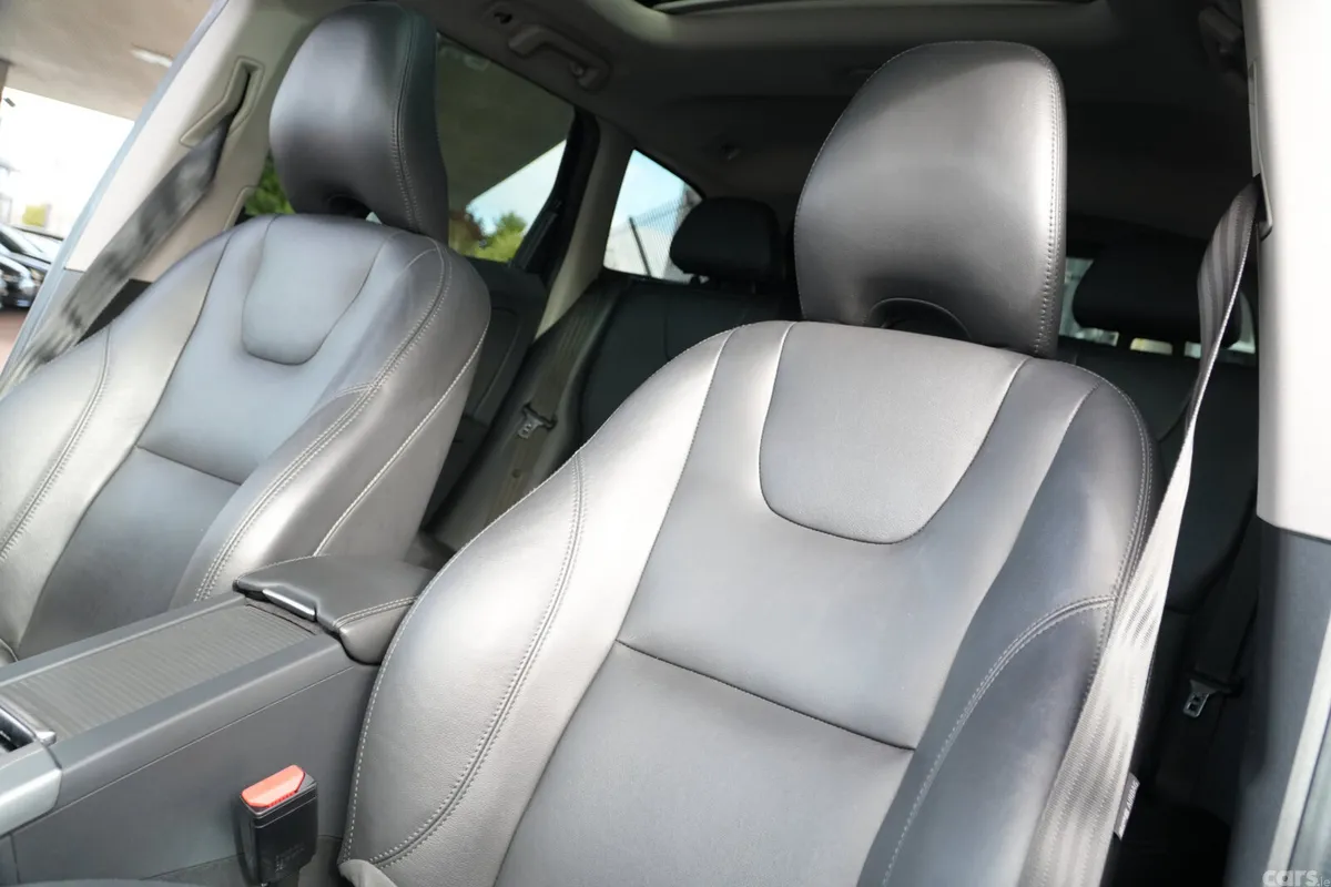 Volvo XC60 SUV, Diesel, 2017, Black