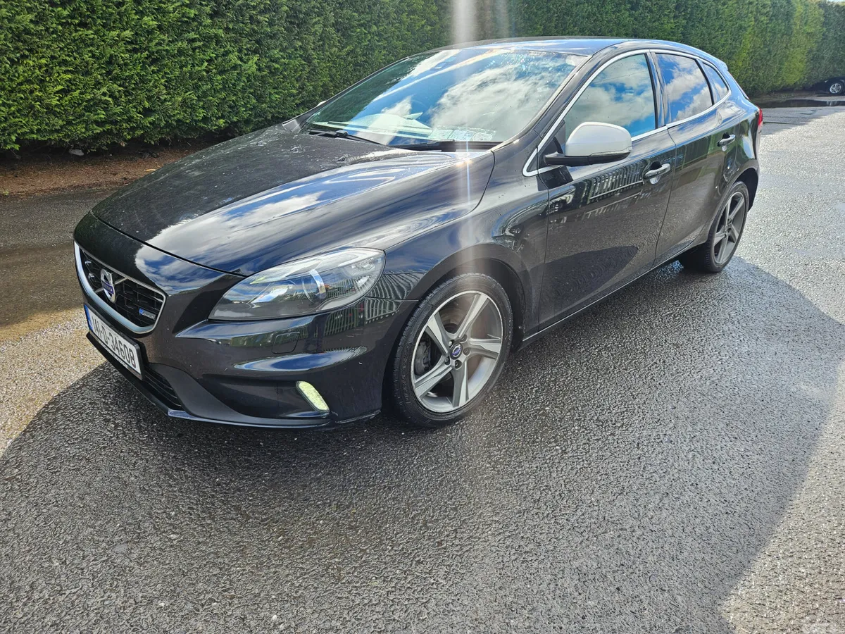 Volvo V40 Hatchback, Diesel, 2014, Black