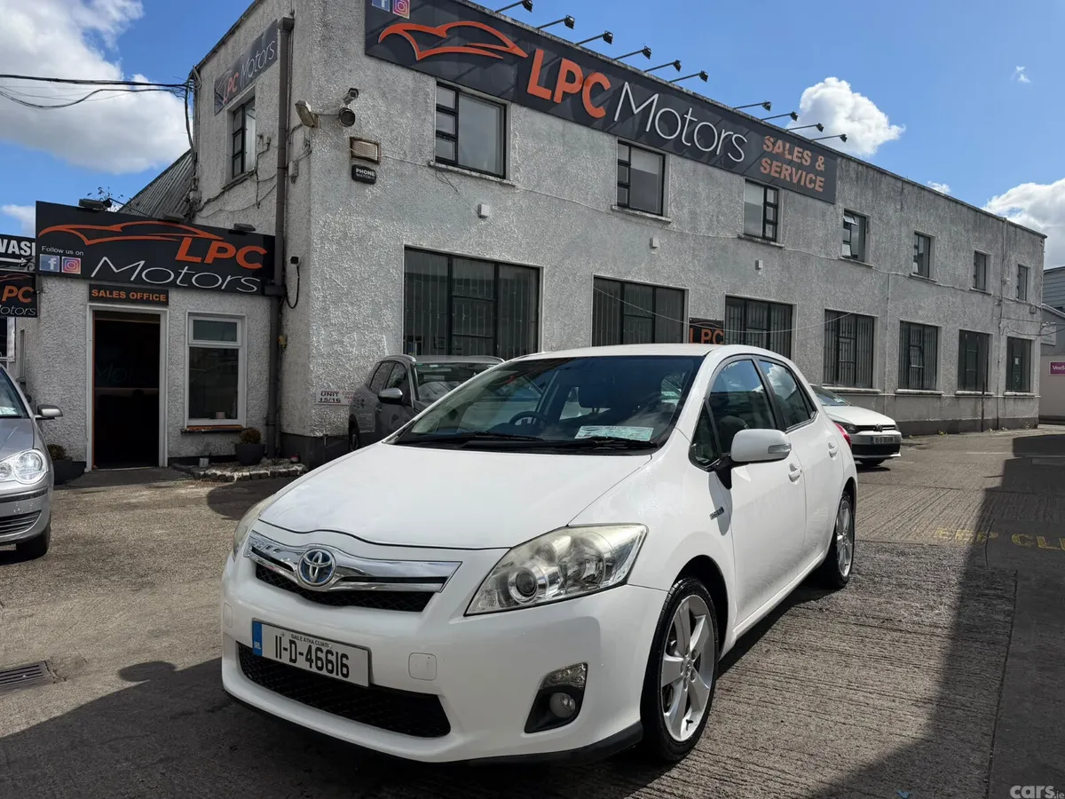 Toyota Auris Hatchback, Petrol Hybrid, 2011, White