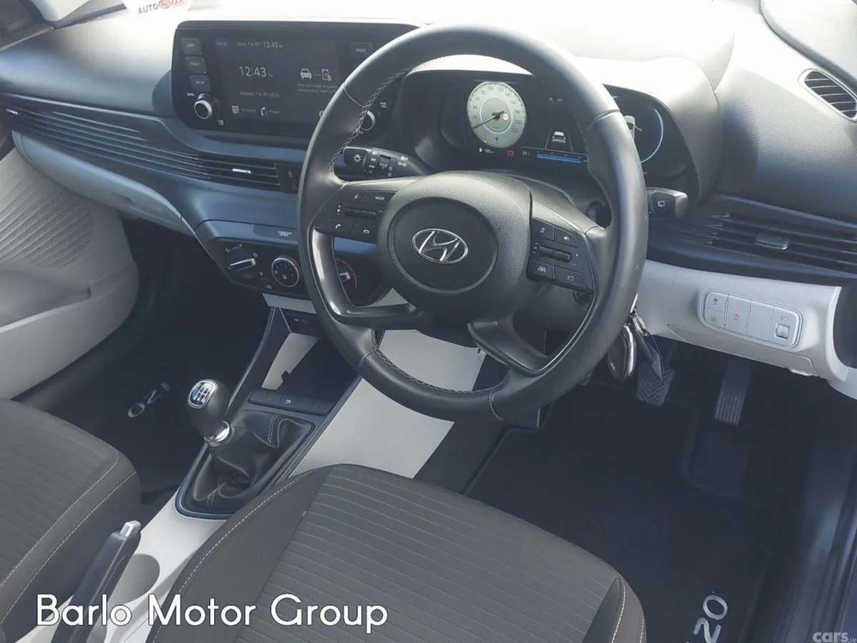 Hyundai i20 Hatchback, Petrol, 2023, Grey