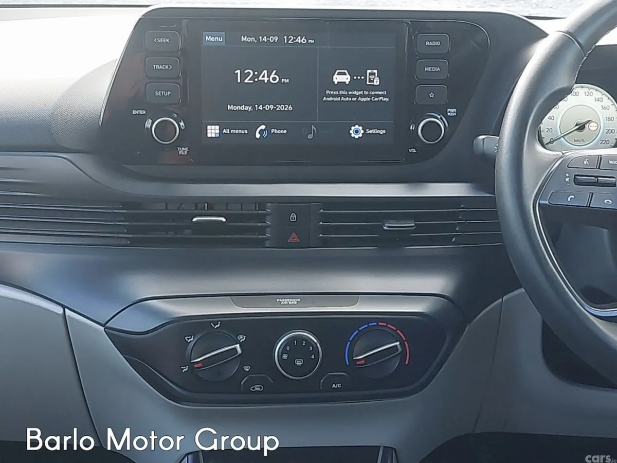 Hyundai i20 Hatchback, Petrol, 2023, Grey