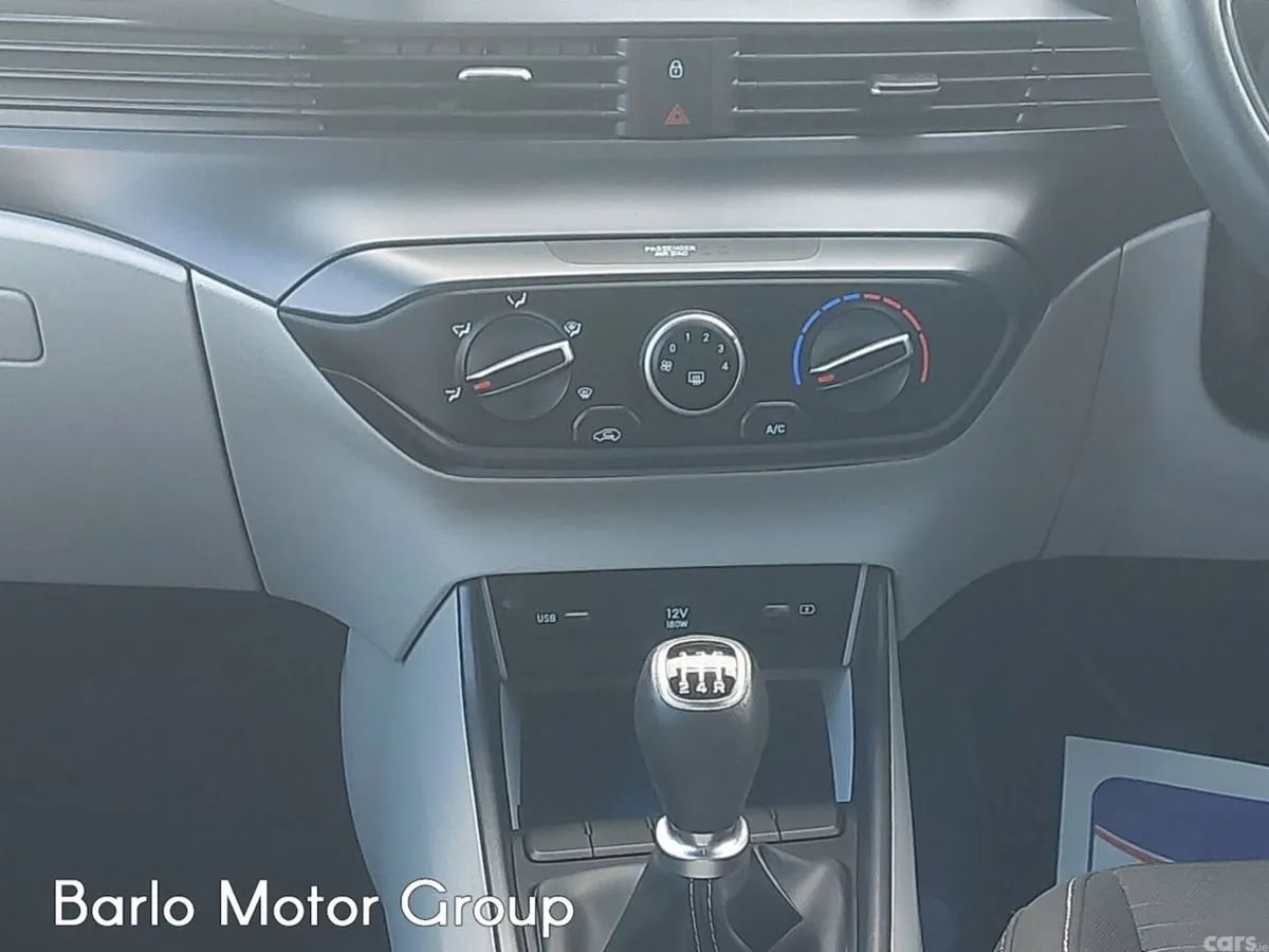 Hyundai i20 Hatchback, Petrol, 2023, Grey