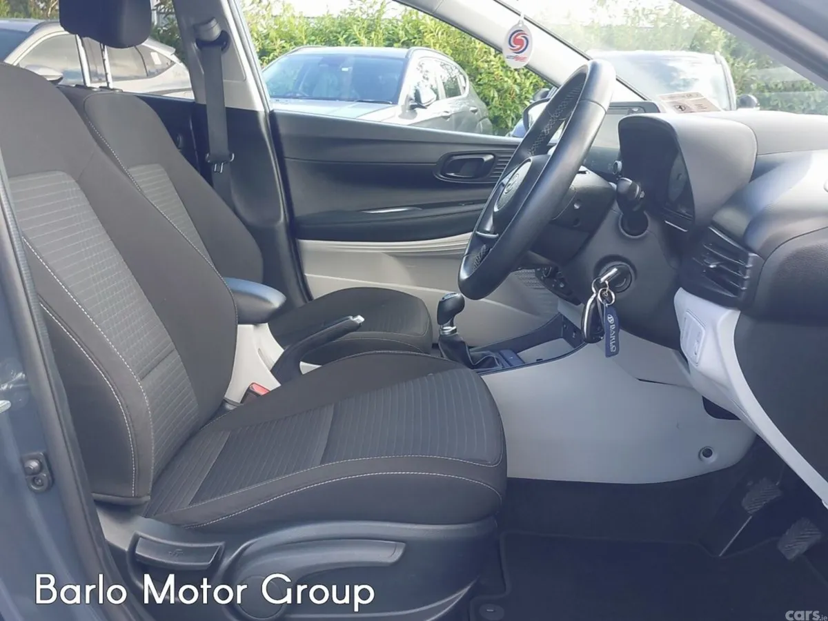 Hyundai i20 Hatchback, Petrol, 2023, Grey