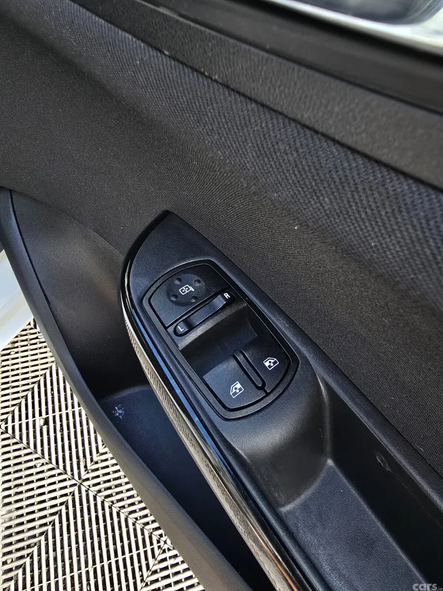 Opel Corsa Hatchback, Petrol, 2019, White