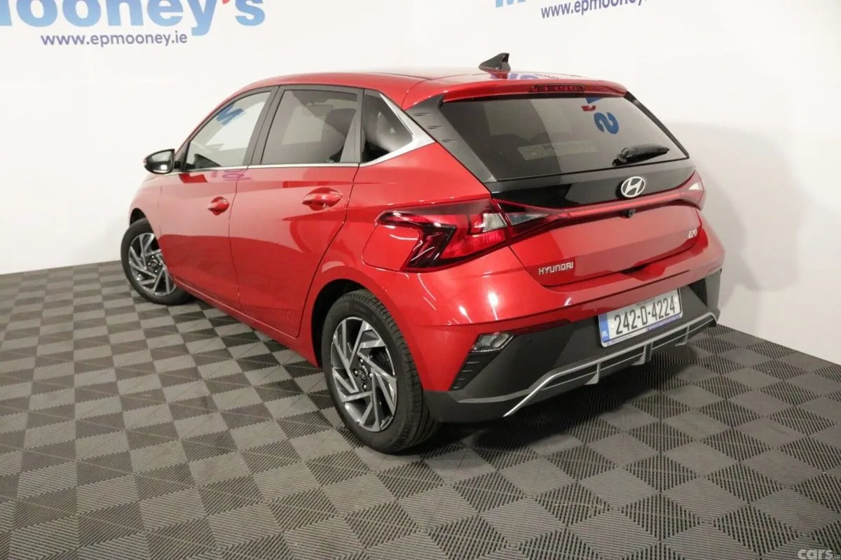 Hyundai i20 Hatchback, Petrol, 2024, Red