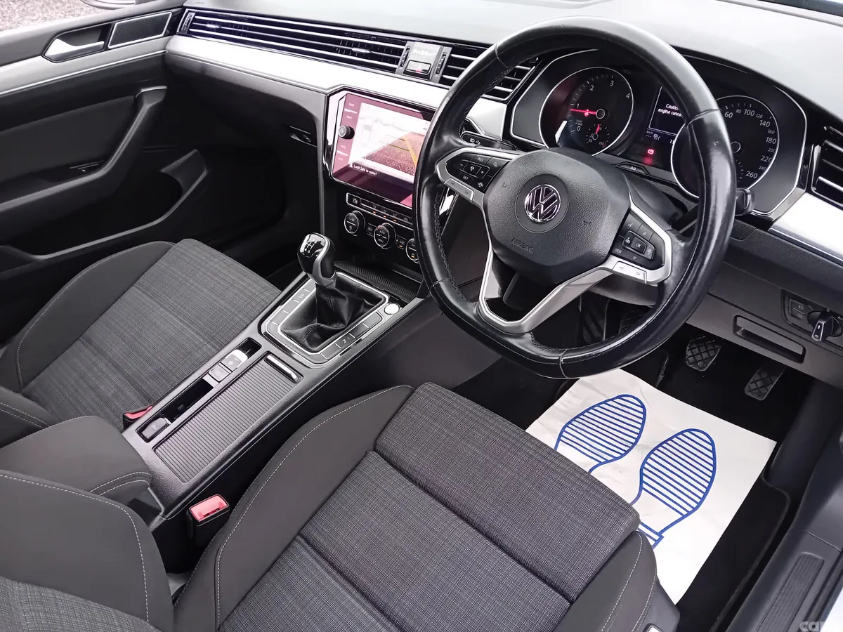 Volkswagen Passat Saloon, Diesel, 2021, Grey