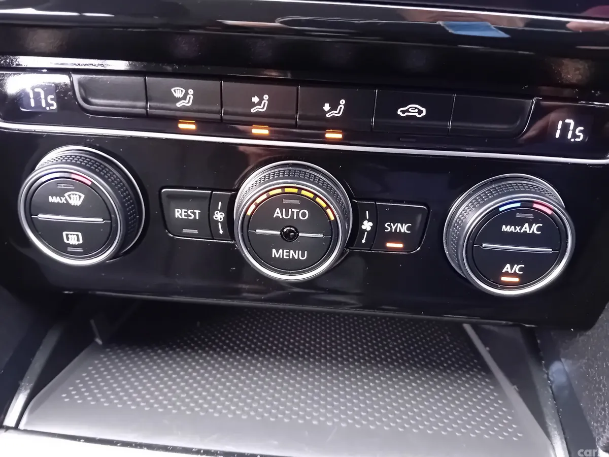 Volkswagen Passat Saloon, Diesel, 2021, Grey