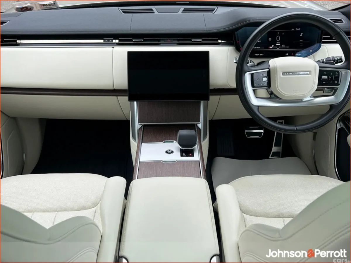 Land Rover Range Rover SUV, Petrol Plug-in Hybrid, 2024, Yellow