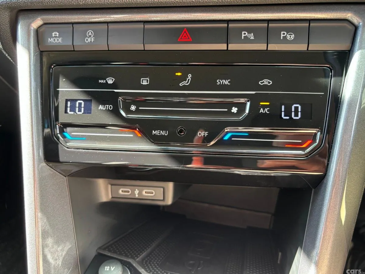 Volkswagen T-Roc SUV, Diesel, 2024, White