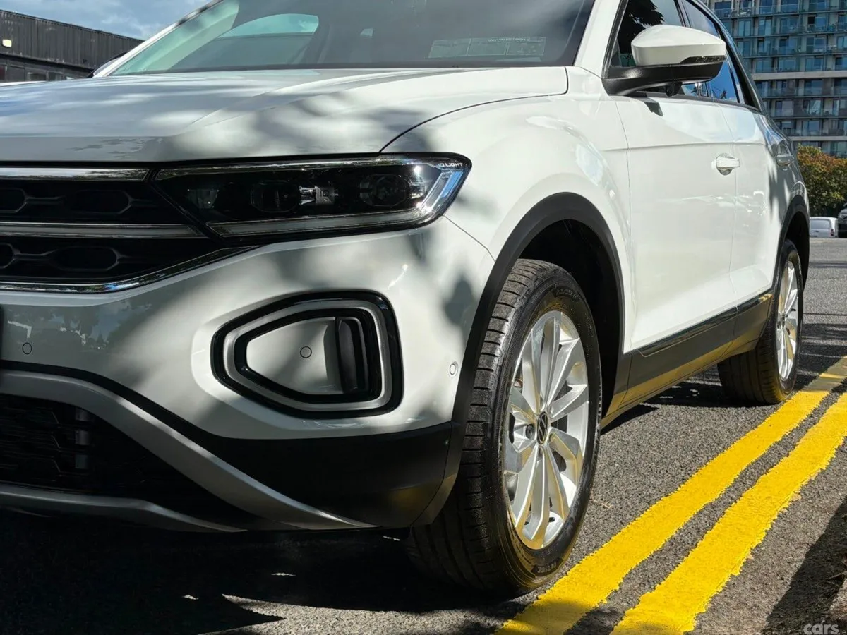 Volkswagen T-Roc SUV, Diesel, 2024, White