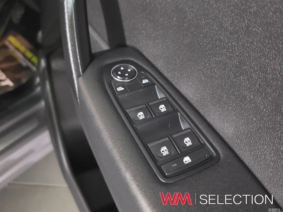 Renault Captur SUV, Petrol, 2022, Grey
