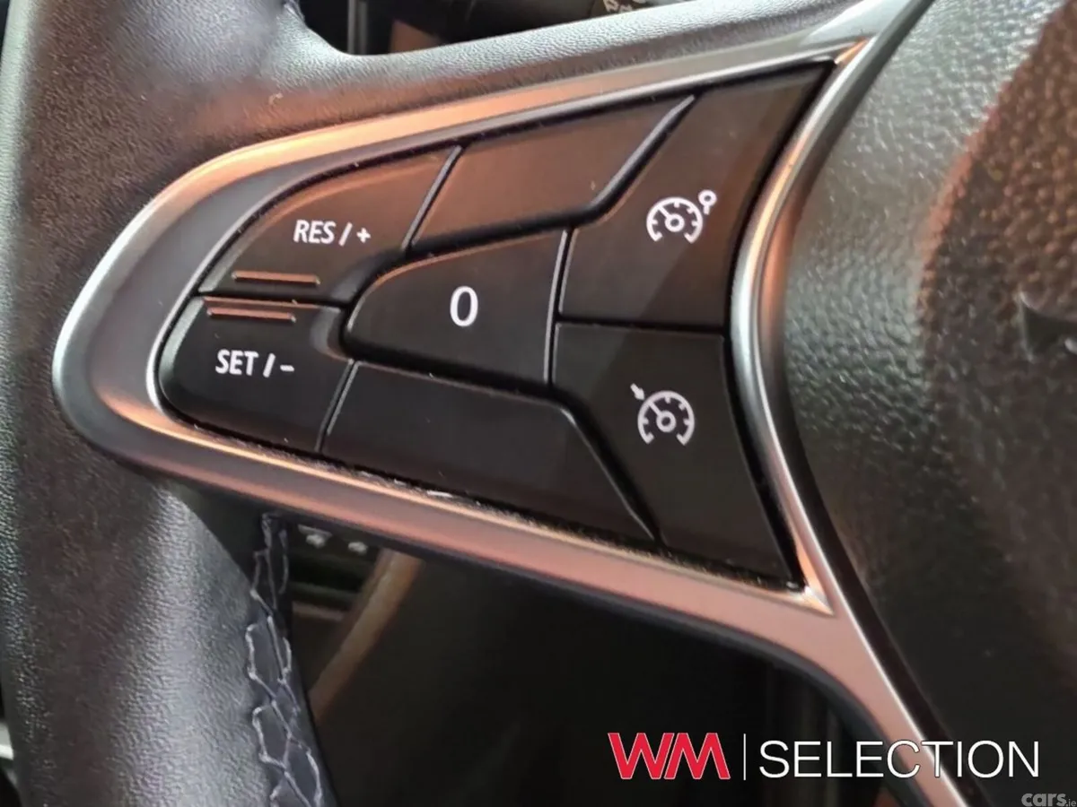 Renault Captur SUV, Petrol, 2022, Grey