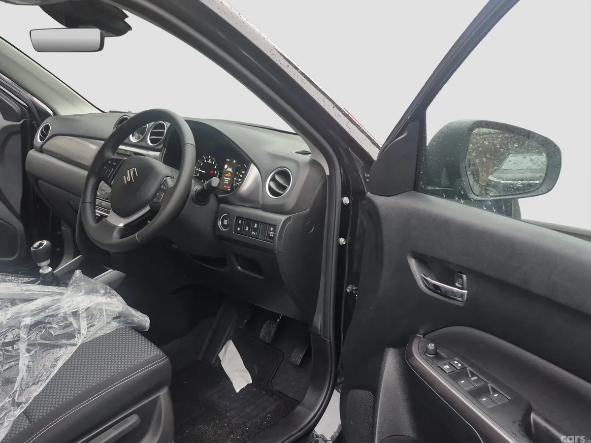 Suzuki Vitara SUV, Petrol Hybrid, 2026, Black