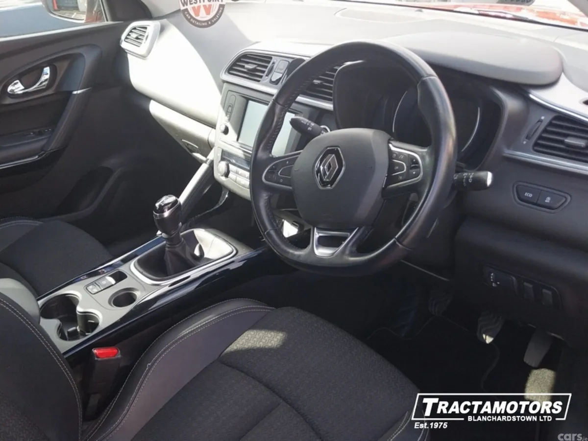 Renault Kadjar SUV, Petrol, 2017, Red