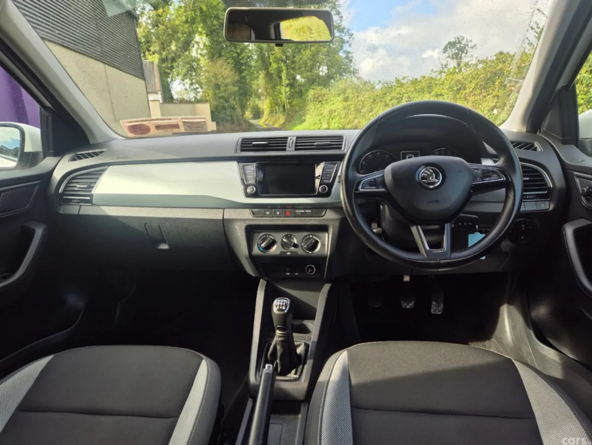 Skoda Fabia Hatchback, Petrol, 2018, White