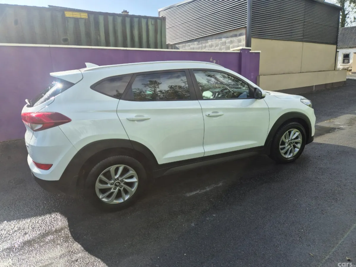 Hyundai Tucson MPV, Diesel, 2017, White