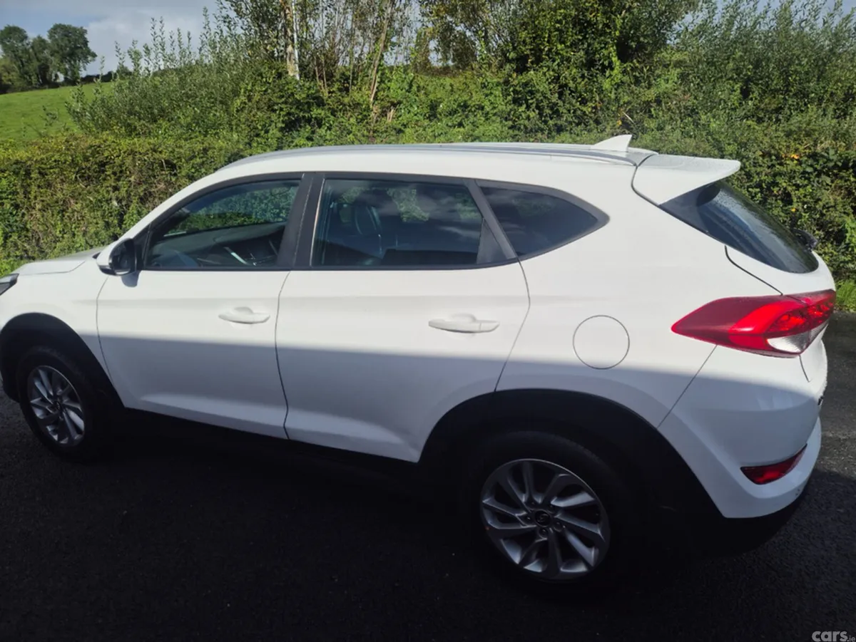 Hyundai Tucson MPV, Diesel, 2017, White