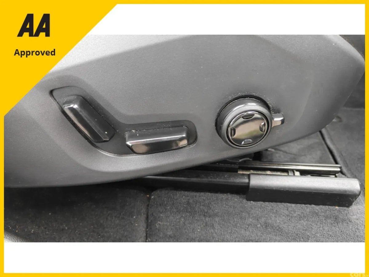 Volvo XC60 SUV, Petrol Plug-in Hybrid, 2024, Grey