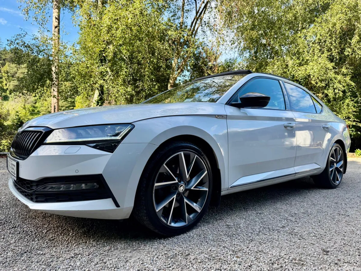 Skoda Superb Hatchback, Diesel, 2020, White