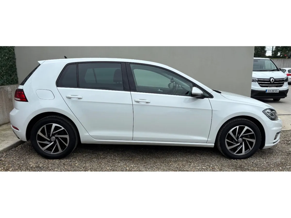 Volkswagen Golf Hatchback, Diesel, 2019, White