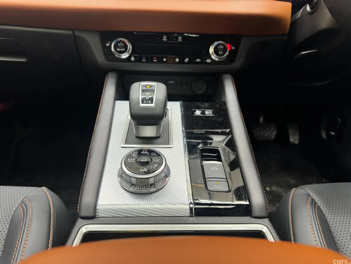 Mitsubishi Outlander SUV, Petrol Plug-in Hybrid, 2024, Black