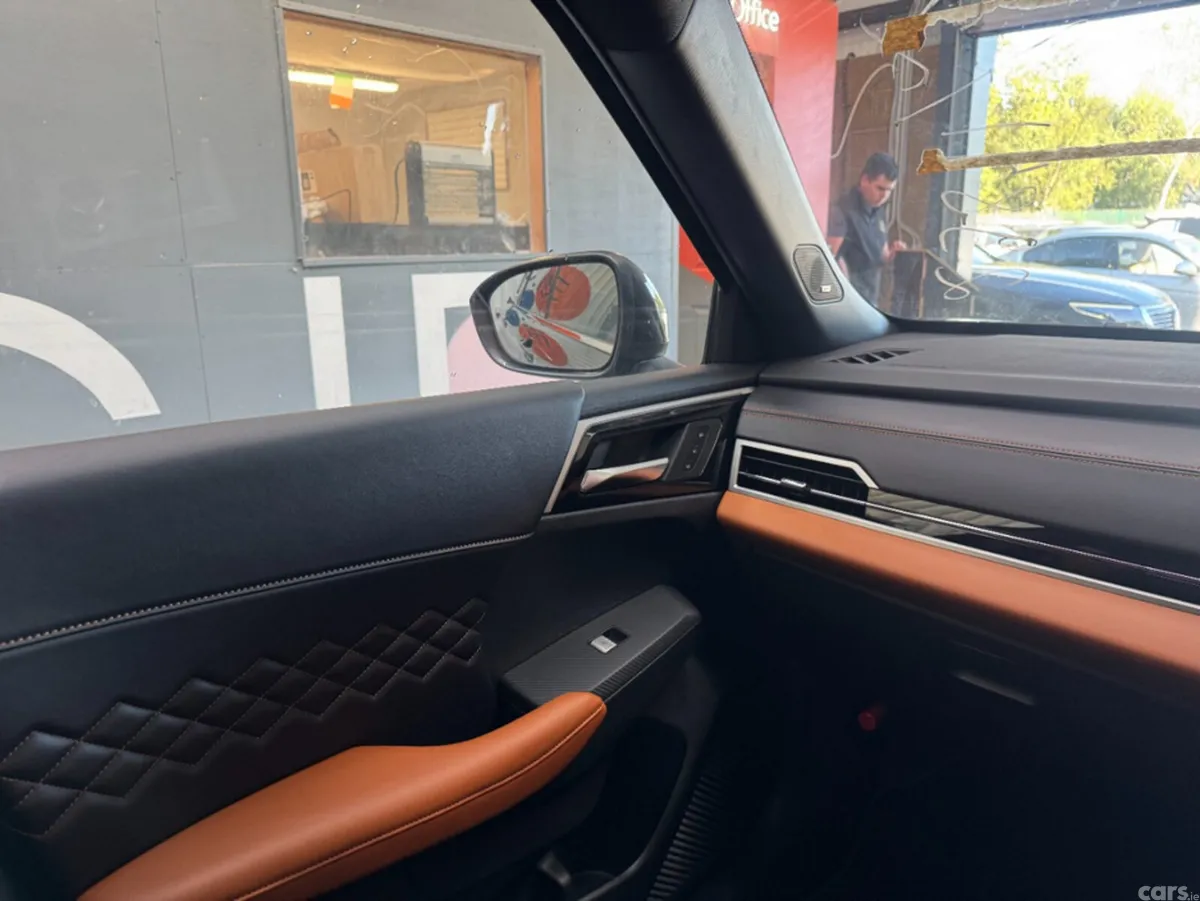 Mitsubishi Outlander SUV, Petrol Plug-in Hybrid, 2024, Black