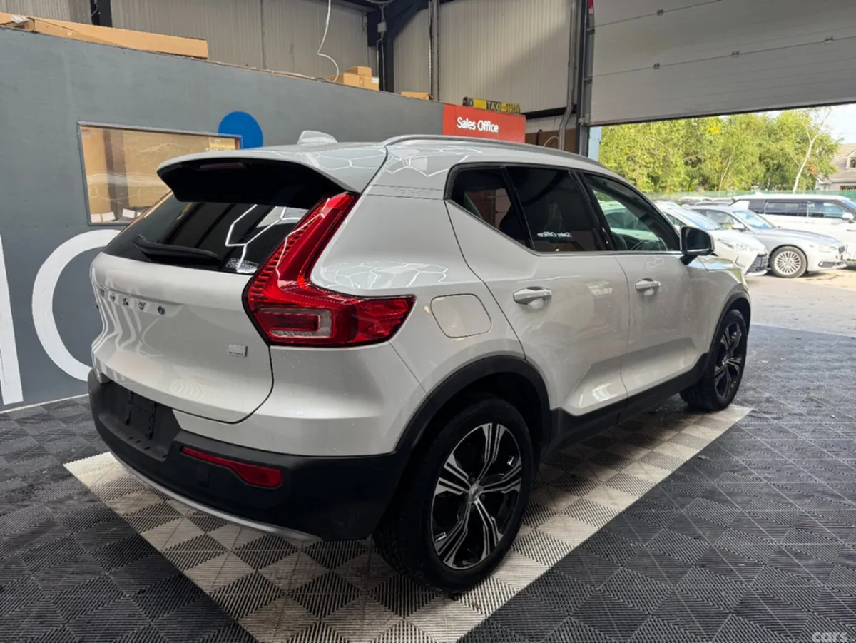 Volvo XC40 SUV, Petrol, 2021, White