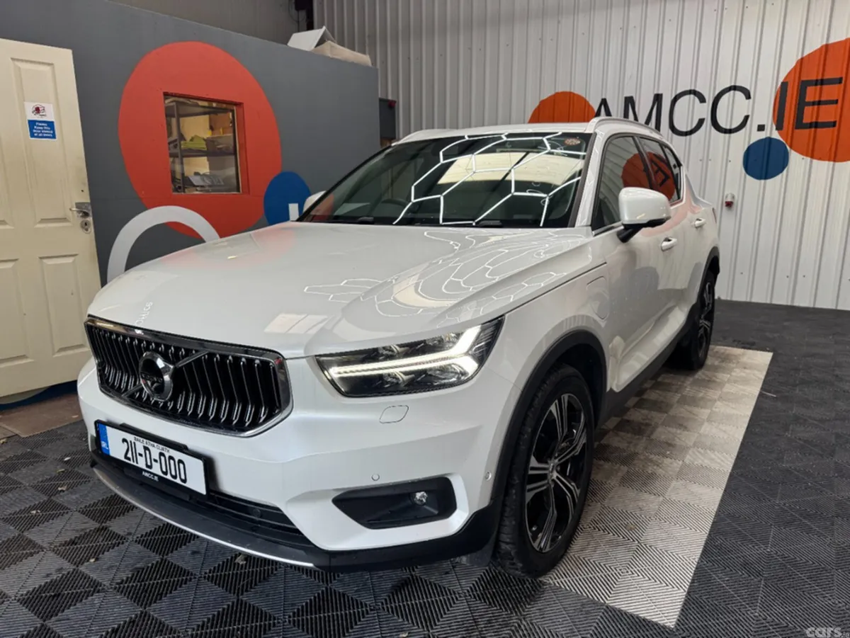 Volvo XC40 SUV, Petrol, 2021, White
