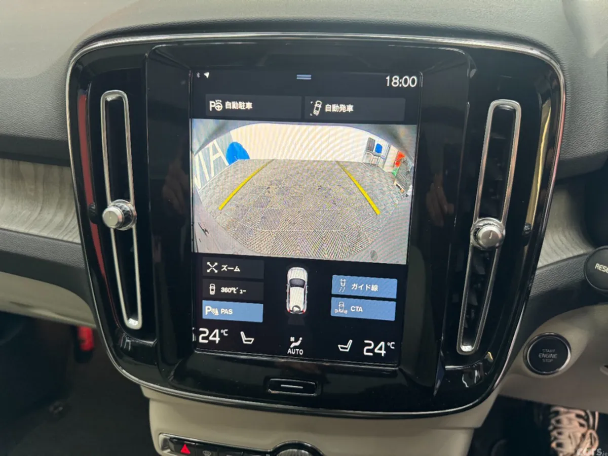Volvo XC40 SUV, Petrol, 2021, White