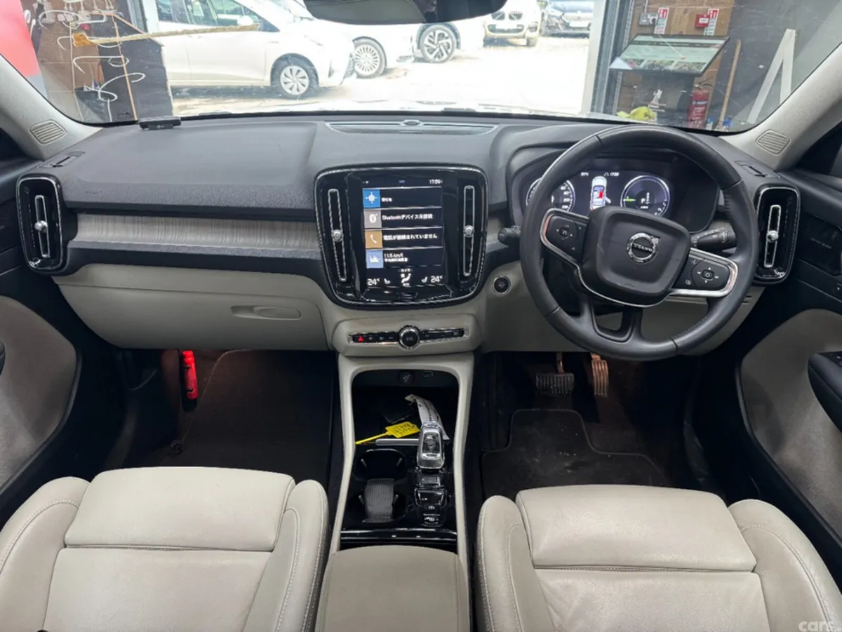 Volvo XC40 SUV, Petrol, 2021, White