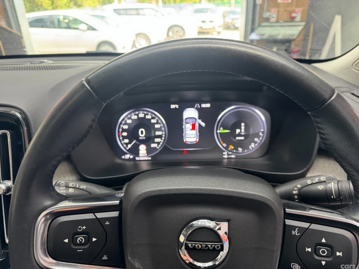 Volvo XC40 SUV, Petrol, 2021, White