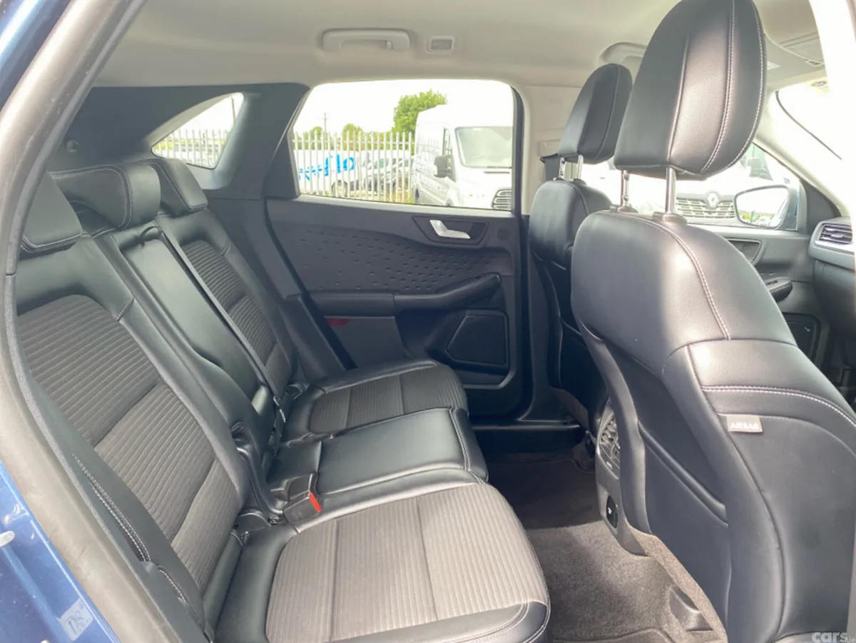 Ford Kuga Hatchback, Diesel, 2021, Blue