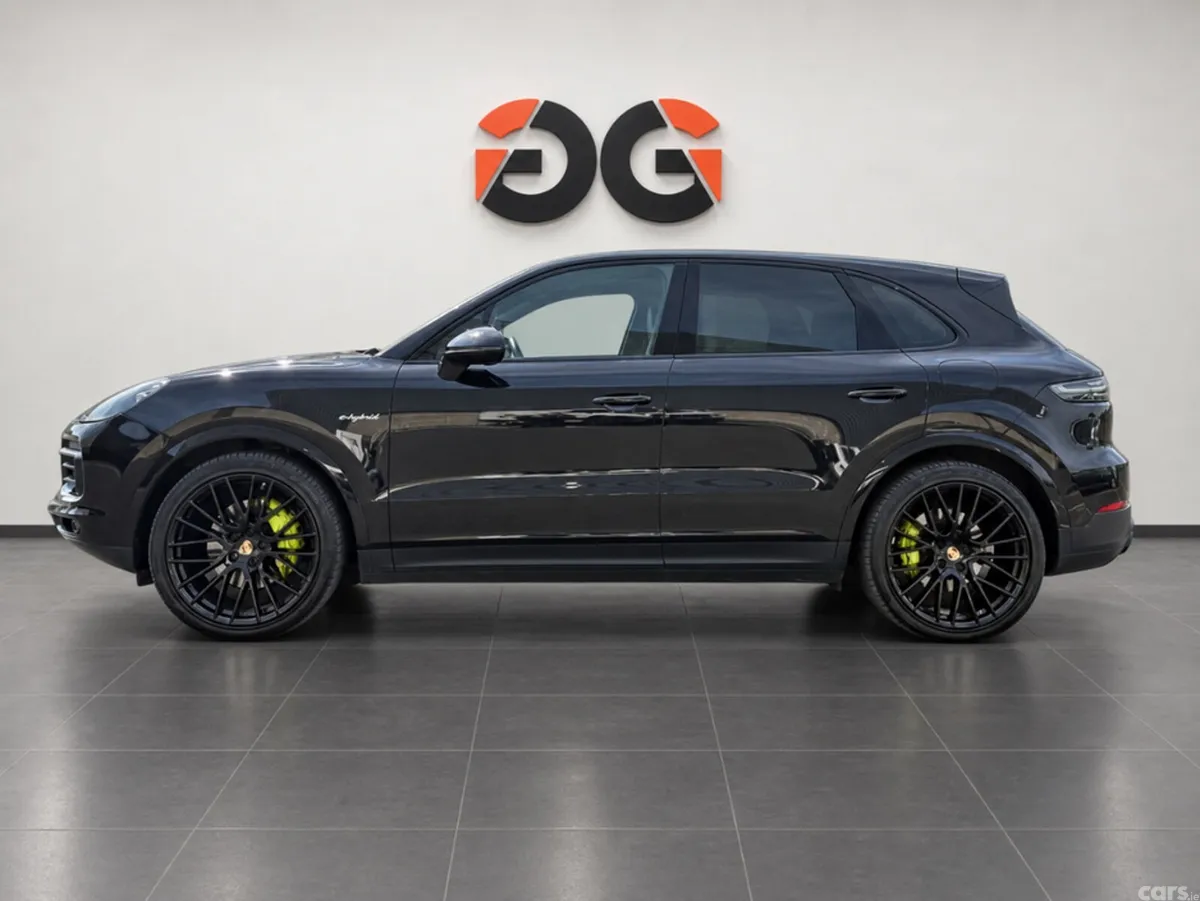 Porsche Cayenne Estate, Petrol Plug-in Hybrid, 2022, Black