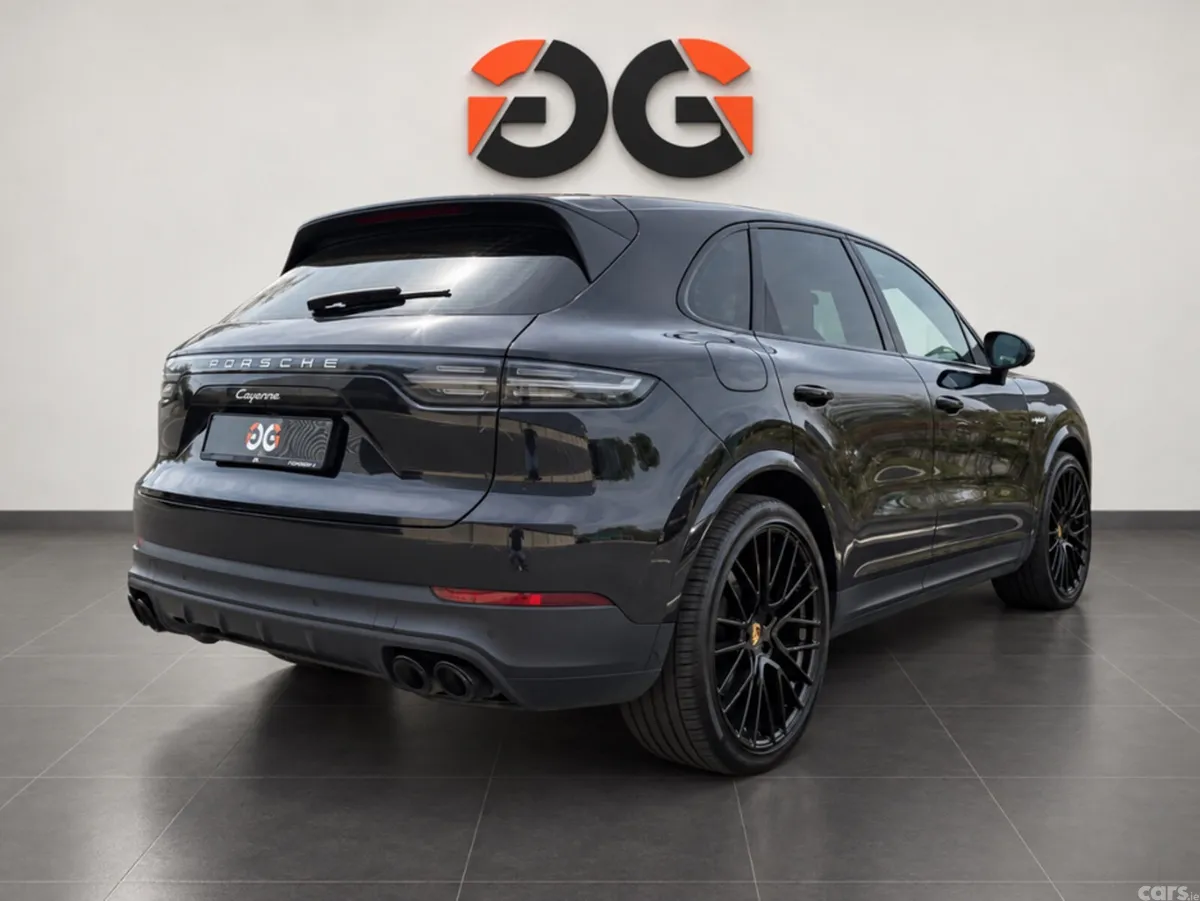 Porsche Cayenne Estate, Petrol Plug-in Hybrid, 2022, Black