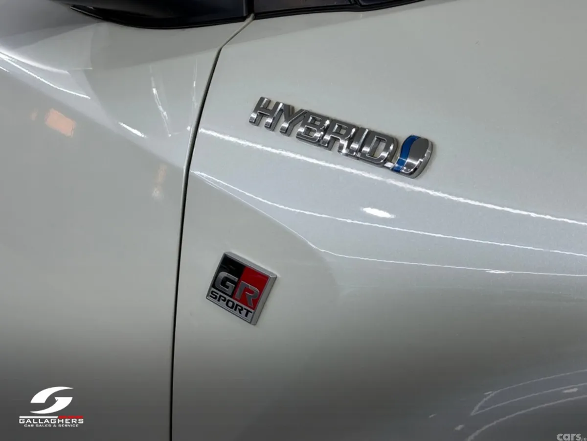 Toyota C-HR SUV, Petrol Hybrid, 2020, White
