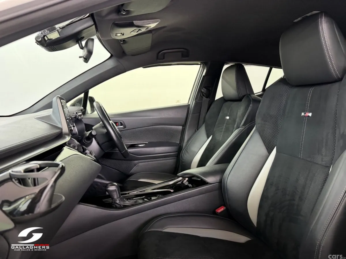 Toyota C-HR SUV, Petrol Hybrid, 2020, White