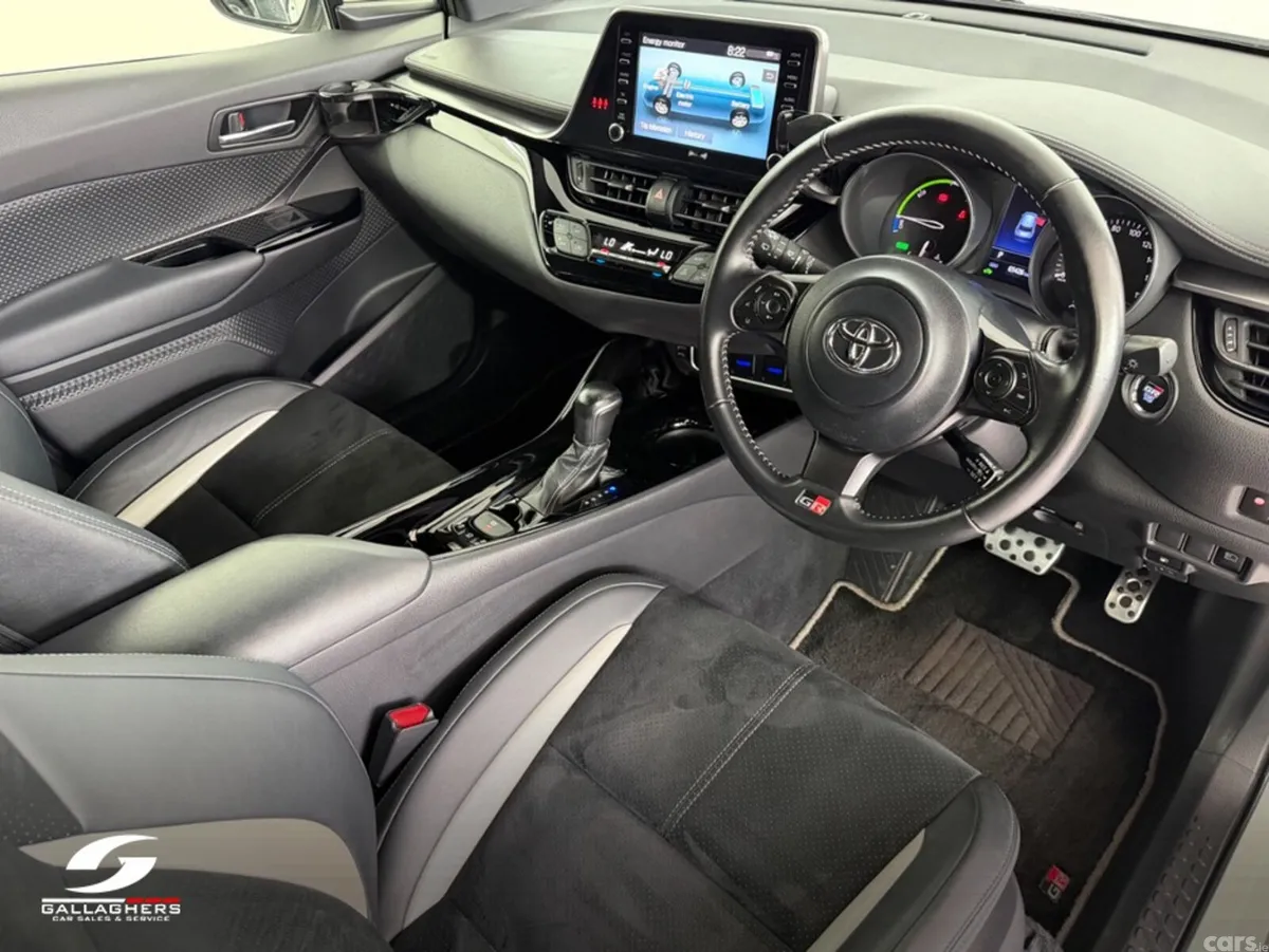 Toyota C-HR SUV, Petrol Hybrid, 2020, White
