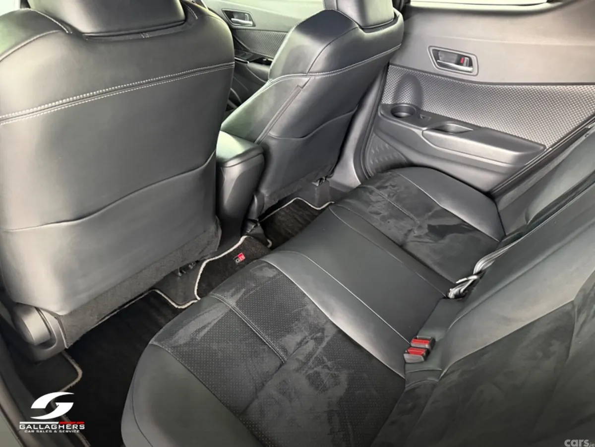 Toyota C-HR SUV, Petrol Hybrid, 2020, White