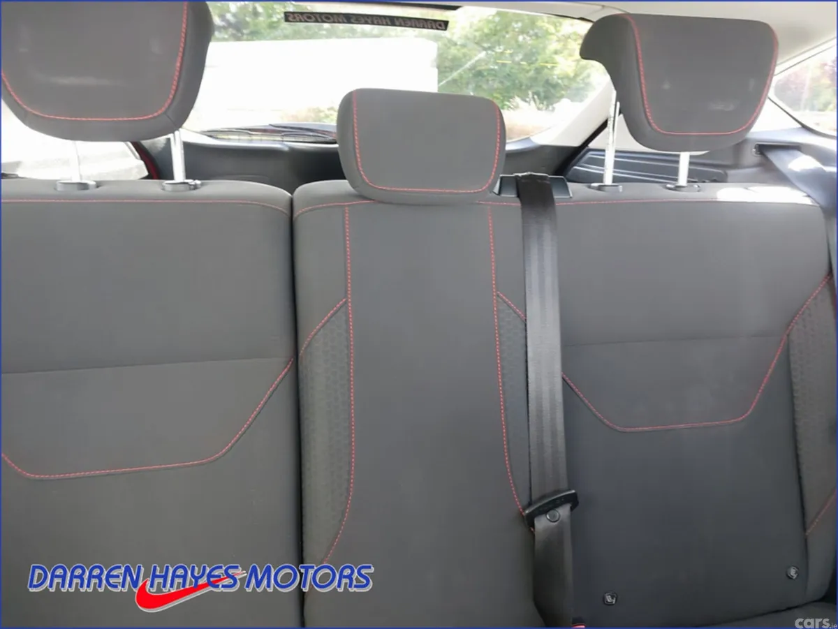 Ford Focus Hatchback, Diesel, 2015, Red