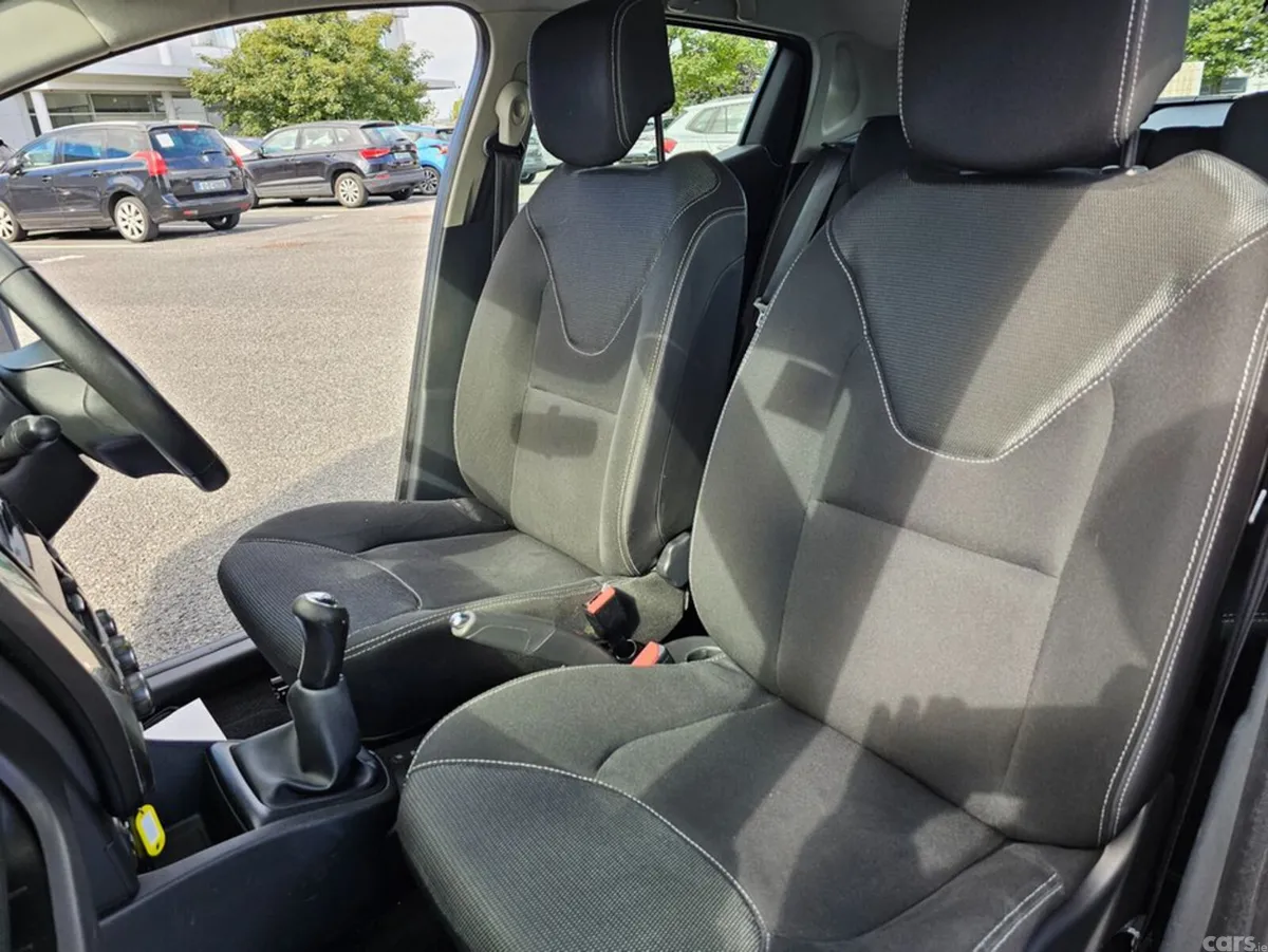 Renault Clio Hatchback, Petrol, 2015, Black